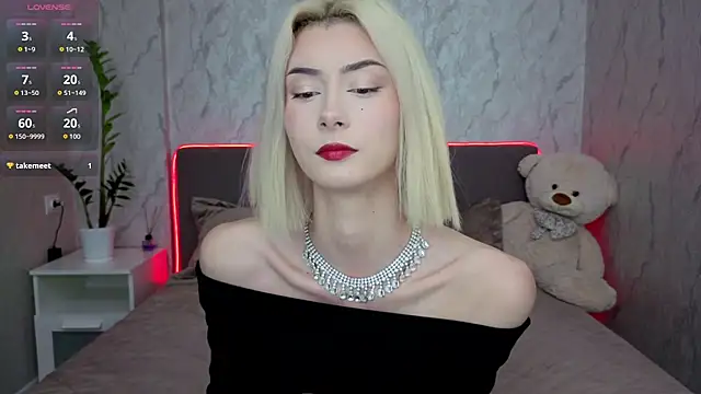 kittysocutie online show from May 6, 2026, 12:30 am