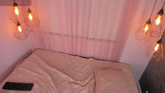 Snapshot of Magic_katt chatting on March 28, 2026, 10:31 pm Magic katt online show from March 28, 2026, 10:31 pm