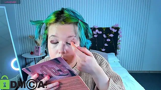 LittleKittenStar online show from March 25, 2026, 3:12 am