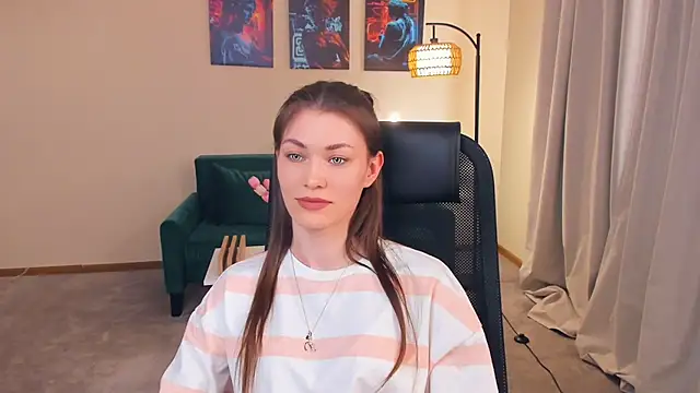 JulissaLipoma online show from March 22, 2026, 7:34 am