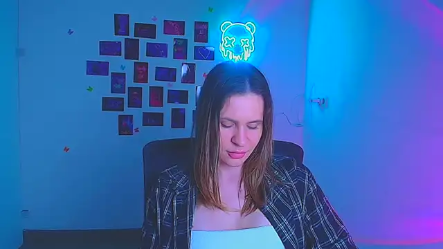 Snapshot of Kira_raaaa chatting on March 27, 2026, 8:26 am Kira raaaa online show from March 27, 2026, 8:26 am