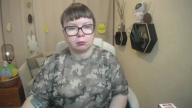 Snapshot of BonnnyBoobsy chatting on April 7, 2026, 5:52 am BonnnyBoobsy online show from April 7, 2026, 5:52 am