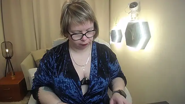 Snapshot of BonnnyBoobsy chatting on April 23, 2026, 5:52 am BonnnyBoobsy online show from April 23, 2026, 5:52 am