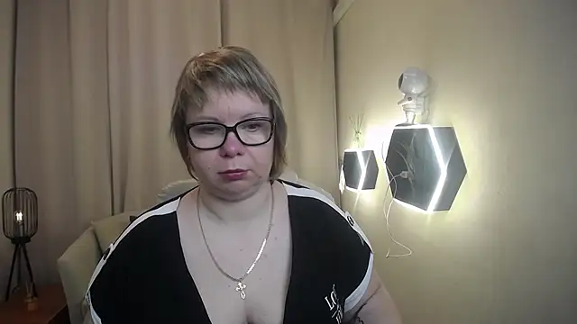 Snapshot of BonnnyBoobsy chatting on April 28, 2026, 6:07 am BonnnyBoobsy online show from April 28, 2026, 6:07 am