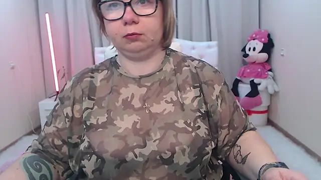 Snapshot of BonnnyBoobsy chatting on May 1, 2026, 5:45 am BonnnyBoobsy online show from May 1, 2026, 5:45 am