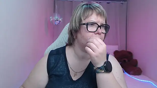 BonnnyBoobsy online show from May 19, 2026, 6:58 pm