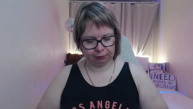 BonnnyBoobsy online show from May 23, 2026, 6:34 pm