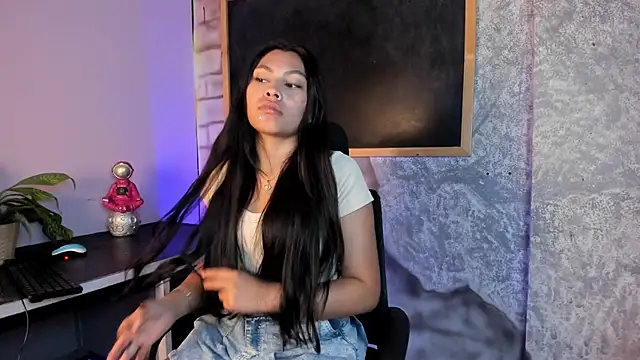 SweetMaddyson online show from March 23, 2026, 12:09 pm