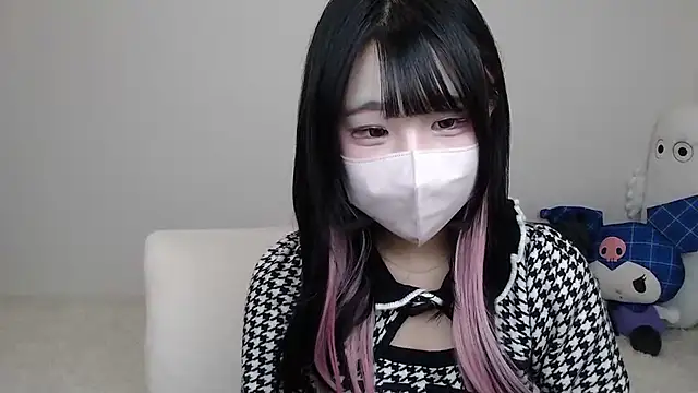 nanami nyann online show from March 25, 2026, 12:55 pm