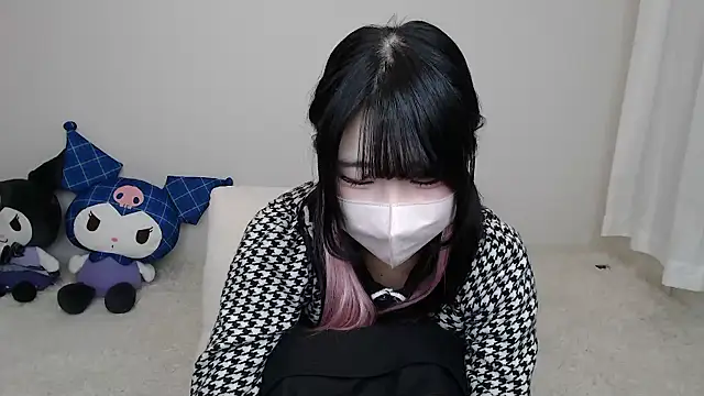 nanami nyann online show from April 8, 2026, 12:38 pm