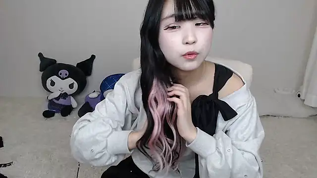 nanami nyann online show from April 18, 2026, 1:15 pm