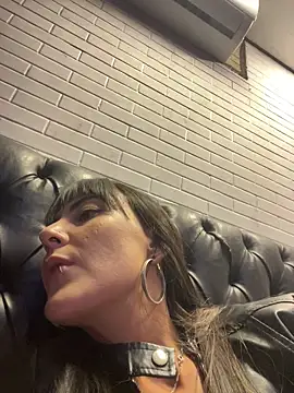 Snapshot of vibe_prive chatting on April 10, 2026, 9:41 pm vibe prive online show from April 10, 2026, 9:41 pm