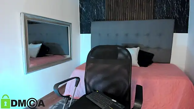 Tiffany Petite online show from March 19, 2026, 11:58 am