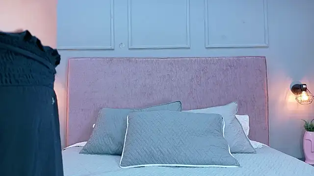 Ariana Mold online show from May 9, 2026, 2:50 am