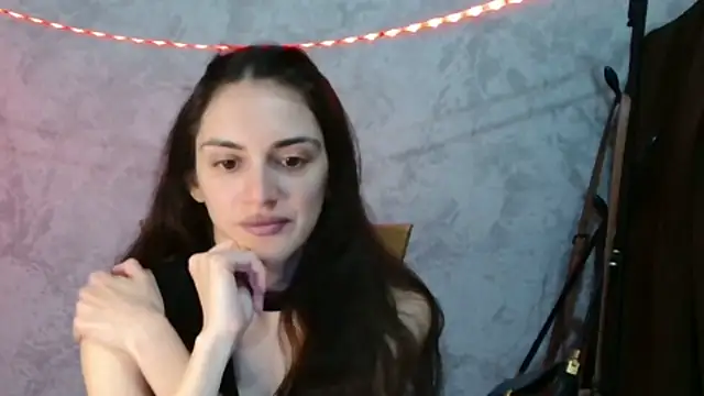Snapshot of RoxiCherry chatting on May 13, 2026, 6:22 am RoxiCherry online show from May 13, 2026, 6:22 am