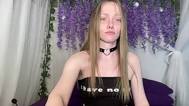 Snapshot of ElfGirlAna chatting on May 11, 2026, 2:34 pm ElfGirlAna online show from May 11, 2026, 2:34 pm