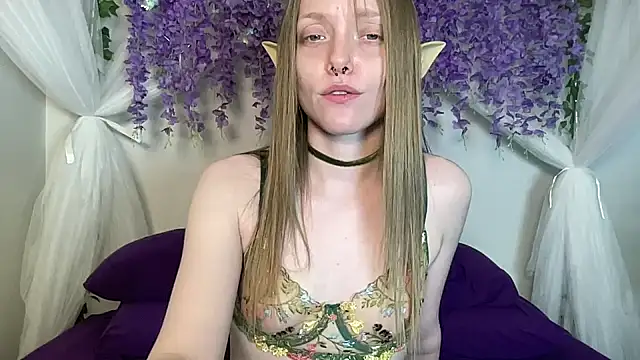 Snapshot of ElfGirlAna chatting on May 12, 2026, 2:36 pm ElfGirlAna online show from May 12, 2026, 2:36 pm