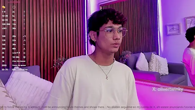 Snapshot of Oliver20__ chatting on May 4, 2026, 10:06 pm Oliver20 online show from May 4, 2026, 10:06 pm