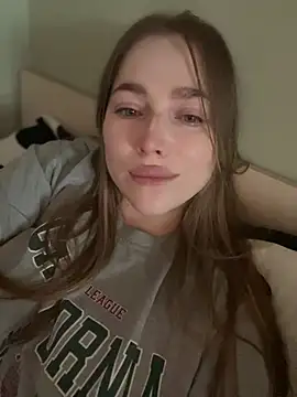 Snapshot of milana_millka chatting on March 30, 2026, 9:32 am milana millka online show from March 30, 2026, 9:32 am