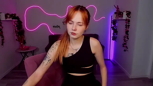 MiaSensitive online show from April 13, 2026, 11:37 am