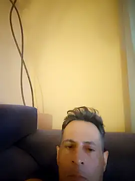 Snapshot of FINCHELABARCAVA chatting on April 15, 2026, 11:38 pm FINCHELABARCAVA online show from April 15, 2026, 11:38 pm