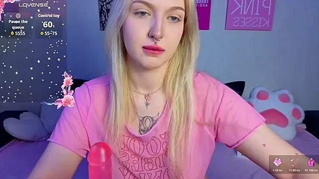 Snapshot of BlondieSummer chatting on July 30, 2026, 6:07 pm BlondieSummer online show from July 30, 2026, 6:07 pm