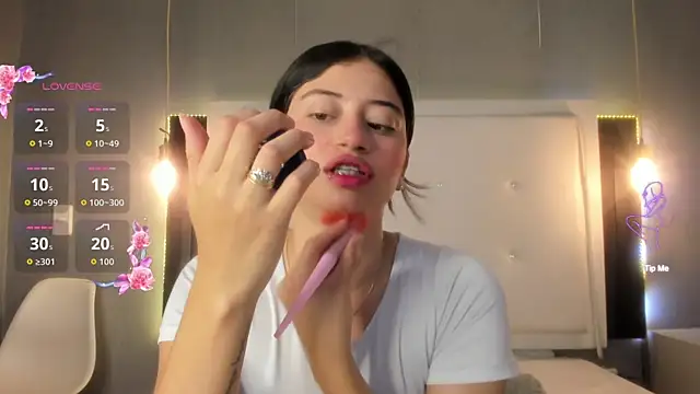 Snapshot of mia_gomez7 chatting on May 18, 2026, 8:03 pm mia gomez7 online show from May 18, 2026, 8:03 pm