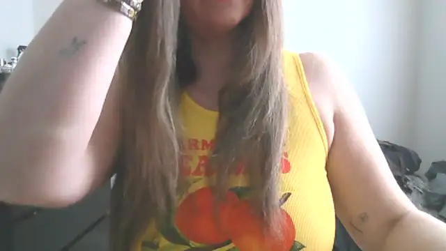 Goddess-GraceX online show from April 15, 2026, 4:36 pm