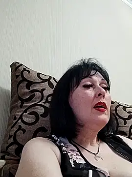 HelgaDennis online show from May 28, 2026, 5:32 pm