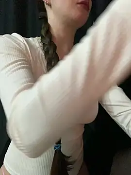 shrie beverlyy045 online show from April 5, 2026, 11:35 pm