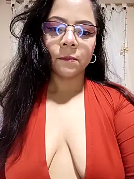 Snapshot of ROUSSE_SINCLAIR chatting on April 15, 2026, 7:58 pm ROUSSE SINCLAIR online show from April 15, 2026, 7:58 pm