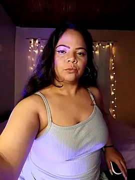 Snapshot of ROUSSE_SINCLAIR chatting on April 28, 2026, 8:14 pm ROUSSE SINCLAIR online show from April 28, 2026, 8:14 pm