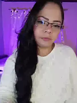 Snapshot of ROUSSE_SINCLAIR chatting on May 2, 2026, 11:43 pm ROUSSE SINCLAIR online show from May 2, 2026, 11:43 pm