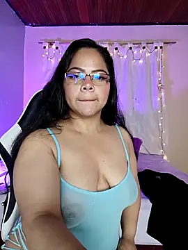Snapshot of ROUSSE_SINCLAIR chatting on May 8, 2026, 10:26 pm ROUSSE SINCLAIR online show from May 8, 2026, 10:26 pm
