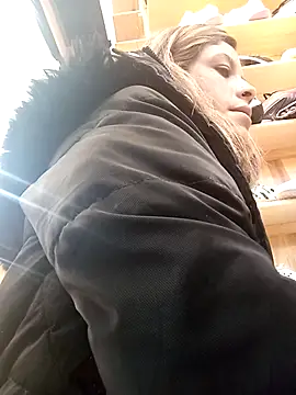 alanna6950 online show from April 19, 2026, 6:54 pm