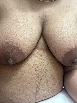 Snapshot of Emiley456 chatting on March 21, 2026, 3:33 am Emiley456 online show from March 21, 2026, 3:33 am