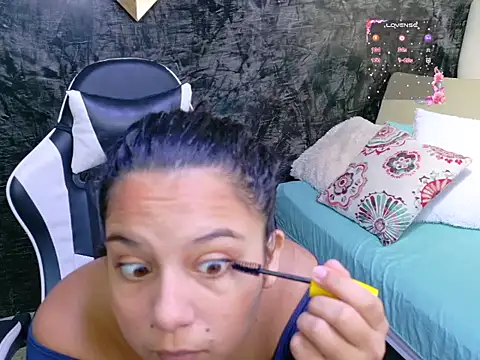 Snapshot of Shadai_Ross chatting on May 16, 2026, 4:20 am Shadai Ross online show from May 16, 2026, 4:20 am