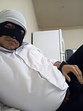 Snapshot of trkk9715 chatting on March 20, 2026, 8:14 pm trkk9715 online show from March 20, 2026, 8:14 pm