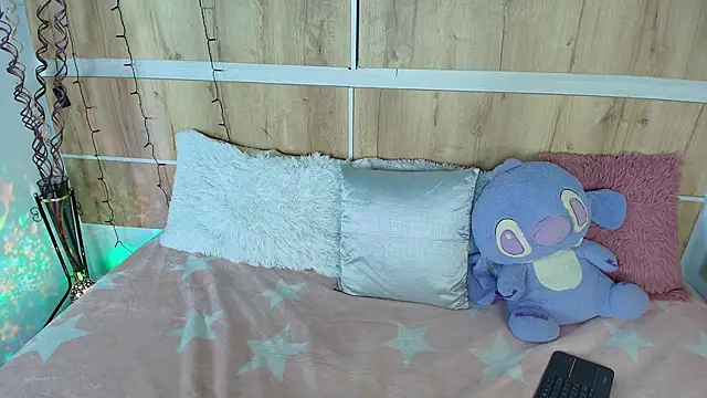 Rapthalia  online show from March 22, 2026, 6:06 am