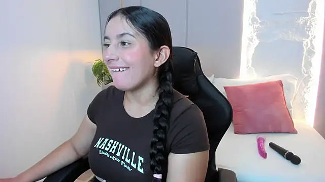 Snapshot of kira_relish chatting on June 16, 2026, 12:41 pm kira relish online show from June 16, 2026, 12:41 pm