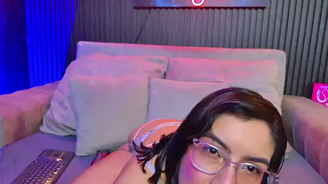 HannaMiller01  online show from April 19, 2026, 11:53 am