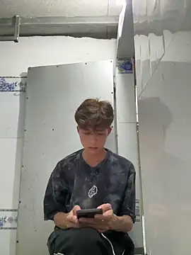 Nguyencuong1999 online show from May 2, 2026, 7:57 am