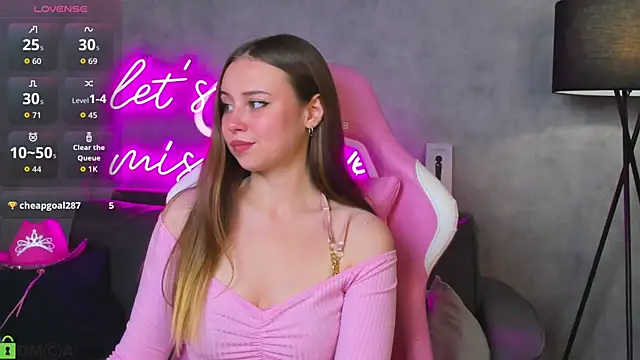 Snapshot of Vanessa_Williamsonn chatting on June 17, 2026, 4:30 pm Vanessa Williamsonn online show from June 17, 2026, 4:30 pm