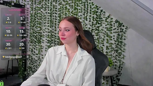 Vanessa Williamsonn online show from July 6, 2026, 5:26 pm