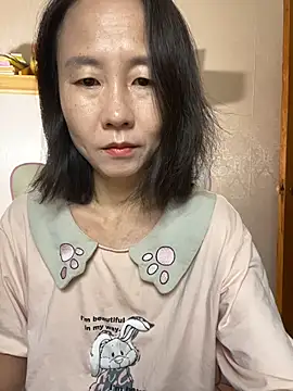 Snapshot of lilysister66 chatting on May 3, 2026, 8:53 am lilysister66 online show from May 3, 2026, 8:53 am
