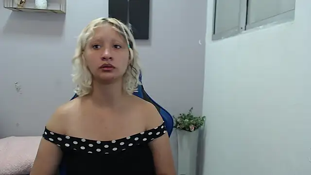 Snapshot of dafne_kim chatting on March 25, 2026, 1:17 pm dafne kim online show from March 25, 2026, 1:17 pm