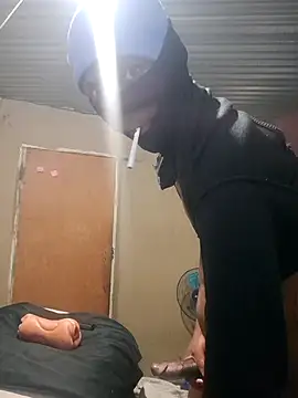 Snapshot of KeEper66 chatting on April 15, 2026, 7:58 pm KeEper66 online show from April 15, 2026, 7:58 pm