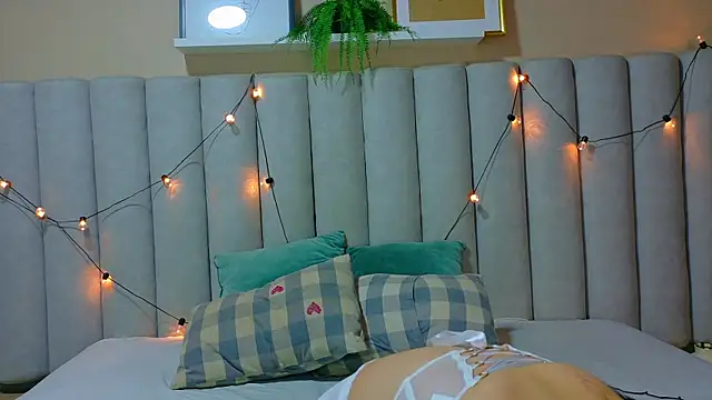 StarrMoon   online show from April 1, 2026, 2:56 am
