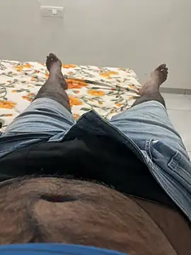 Anandhunan0703 online show from March 20, 2026, 8:25 pm