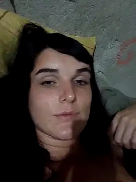 brendinhax2 online show from April 18, 2026, 3:10 am